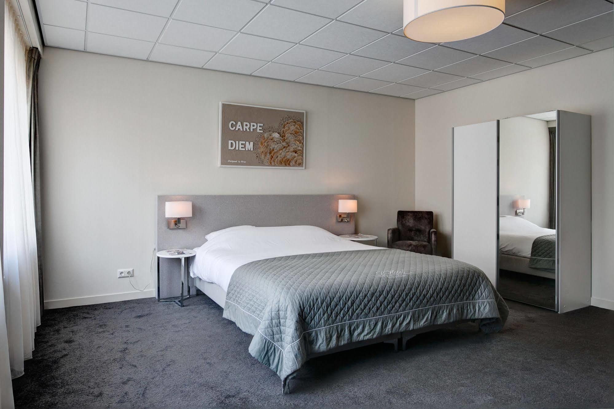 سينت مارتينسديك Hotel Het Raedthuys المظهر الخارجي الصورة